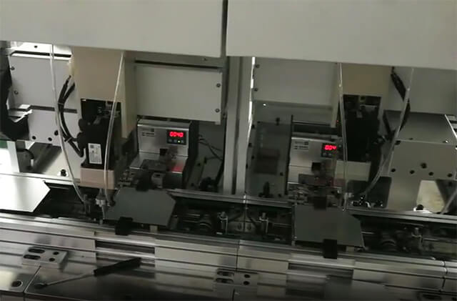 非標(biāo)自動(dòng)鎖螺絲機(jī)