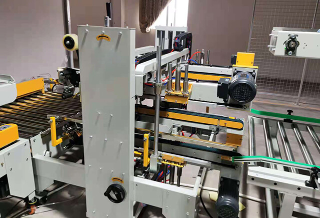 非標(biāo)訂制貼標(biāo)機(jī)