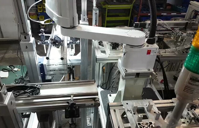 汽車(chē)門(mén)把手自動(dòng)裝配線