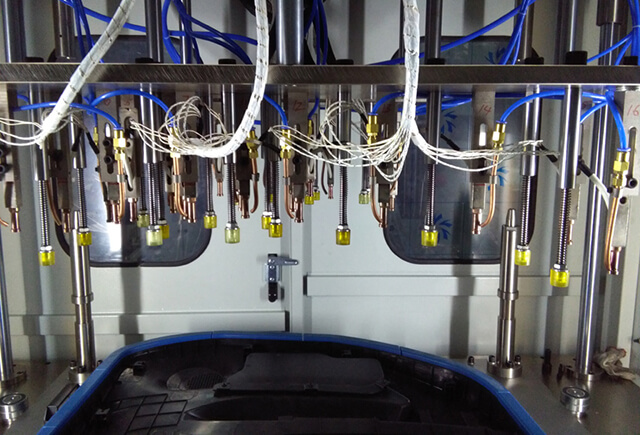 汽車側(cè)飾板超聲波焊接機(jī)