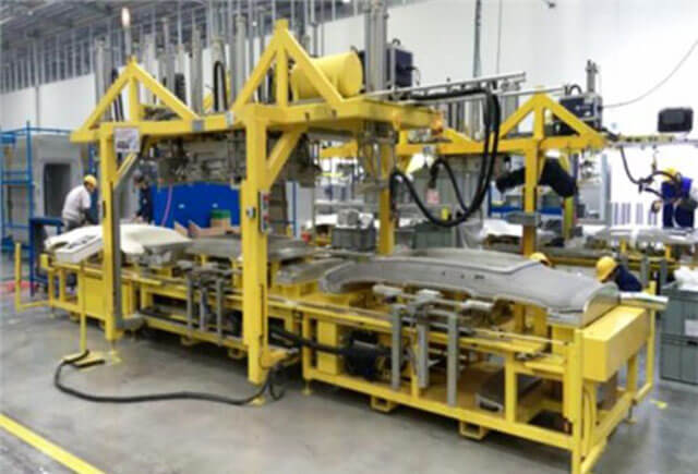 汽車(chē)頂棚自動(dòng)噴膠設(shè)備