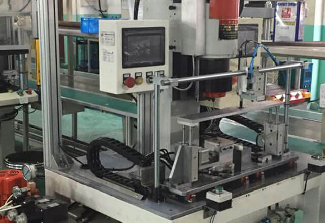 汽車(chē)零部件鉚接機(jī)定制