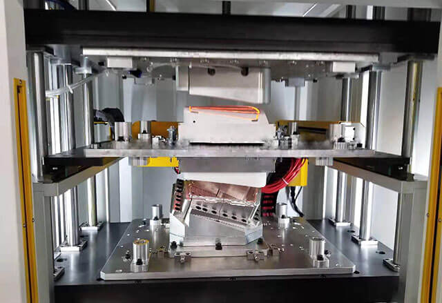 汽車燈超聲波焊接機(jī)