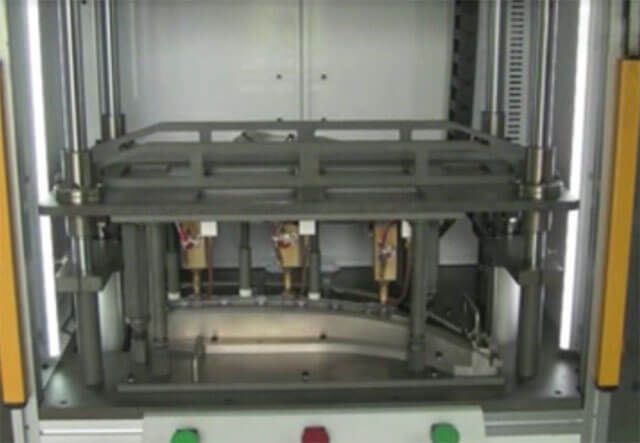 汽車內(nèi)飾件熱鉚機(jī)