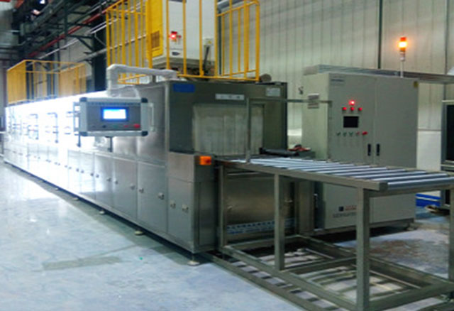 汽車齒輪超聲波清洗機(jī)