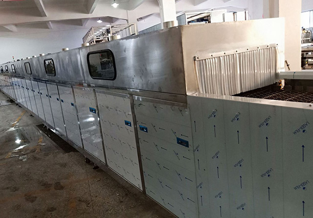 鋁合金壓鑄件噴淋清洗機