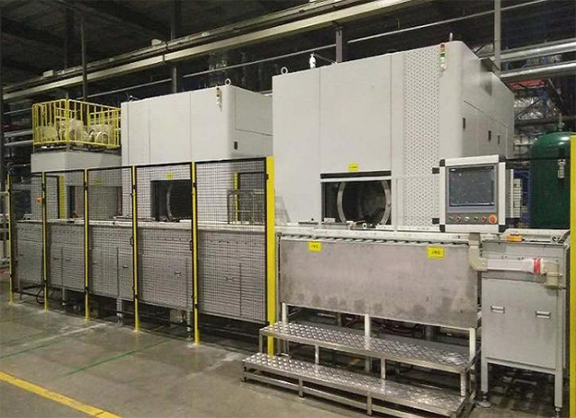 大型工業(yè)超聲波清洗設(shè)備