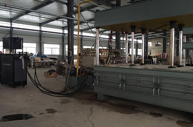 汽車頂棚熱壓成型