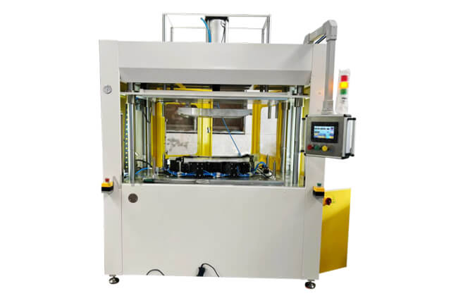 汽車(chē)內(nèi)飾門(mén)板包覆設(shè)備