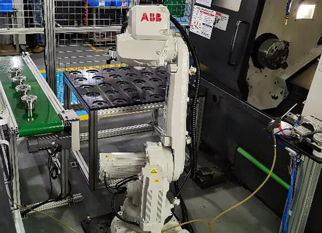 五金搬運(yùn)機(jī)械手