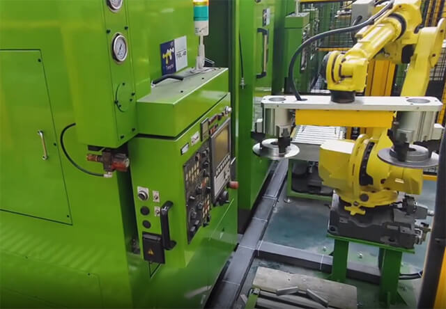 剎車盤加工上下料機(jī)器人