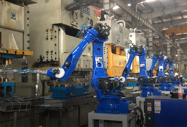 五金沖床上下料機器人