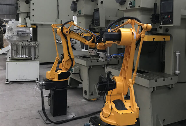 五金上下料機器人