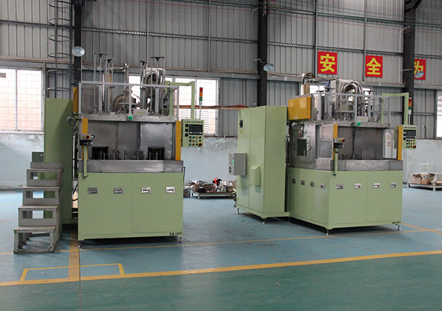 轉(zhuǎn)向節(jié)單槽超聲波清洗機(jī)