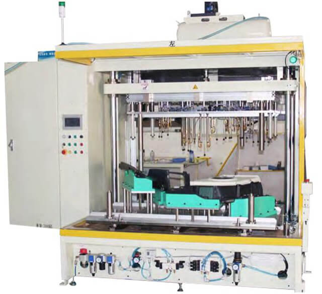 汽車零件旋鉚機